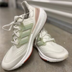 ULTRABOOST‎ LIGHT 'NON DYED WONDER TAUPE'